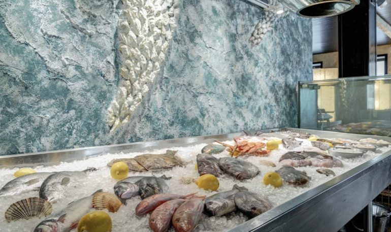 Рыбный ресторан как гастрономическое приключение: куда сходить любителям морепродуктов