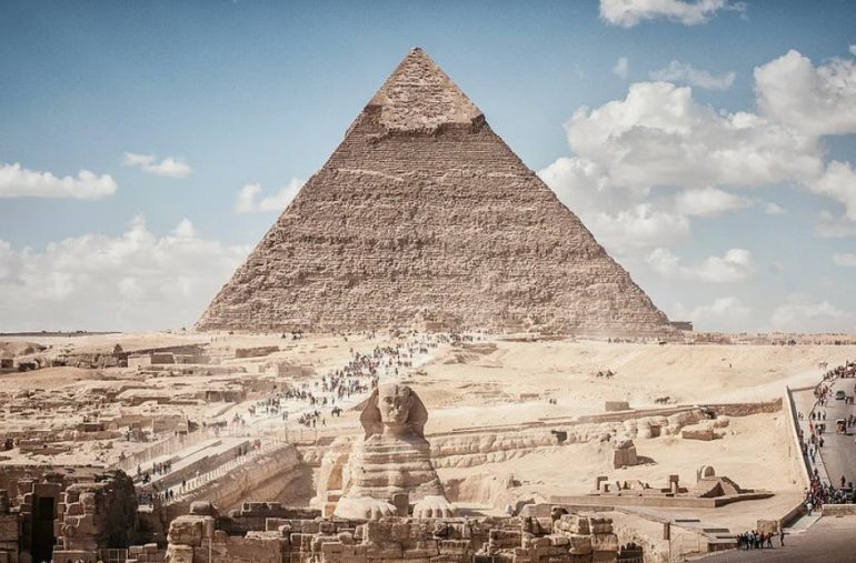 Тайны пирамиды Хефрена: загадки и открытия древнего Египта